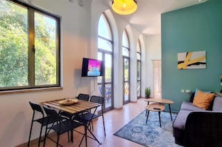 フリア マーケット スタジオズ