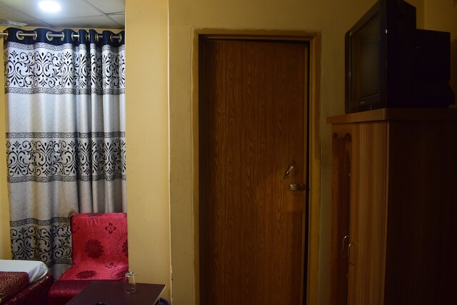 ホテル ジベェンシ インターナショナル