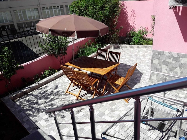 ゴールデン ライフ アパート オテル