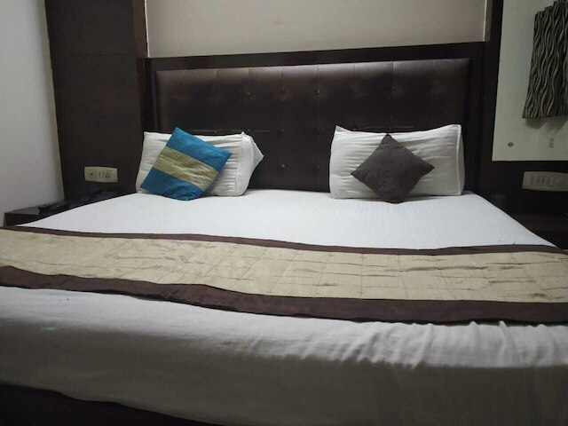 ADB ルームズ ホテル チャンダー パレス