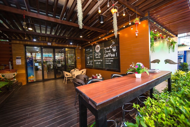 ラオ ラオ カフェ アンド ホステル