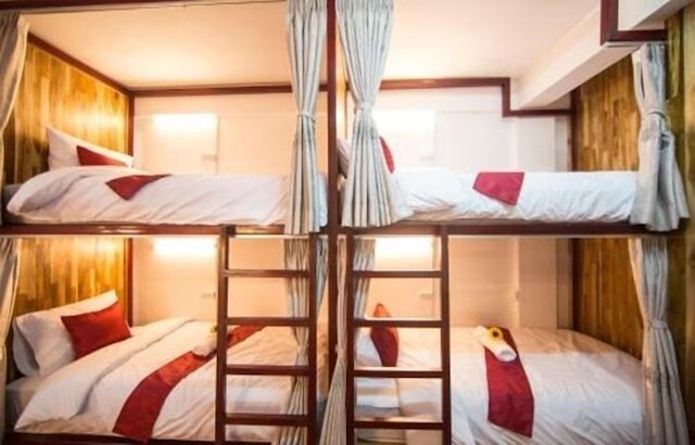 ラオ ラオ カフェ アンド ホステル