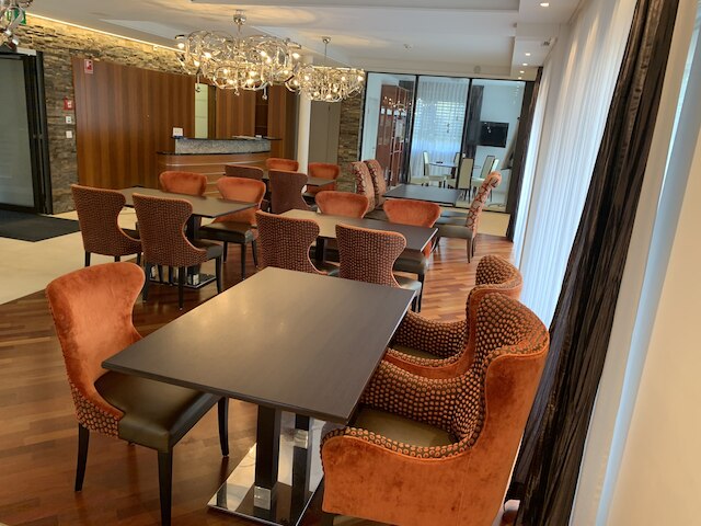 アパートメンツ H56