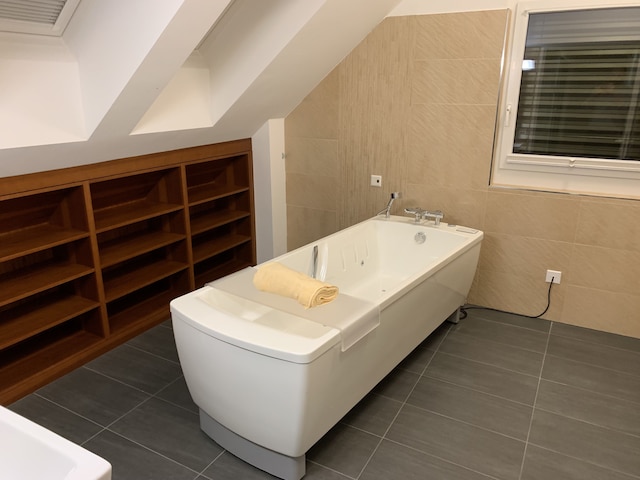 アパートメンツ H56