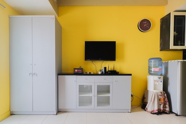 モダンで快適なスタジオ、タマンサリ スディルマン アパートメント