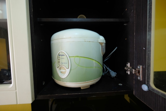 モダンで快適なスタジオ、タマンサリ スディルマン アパートメント