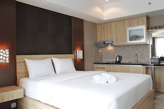 デラックス スタジオ ルーム @ タマンサリ ラ グランデ アパートメント