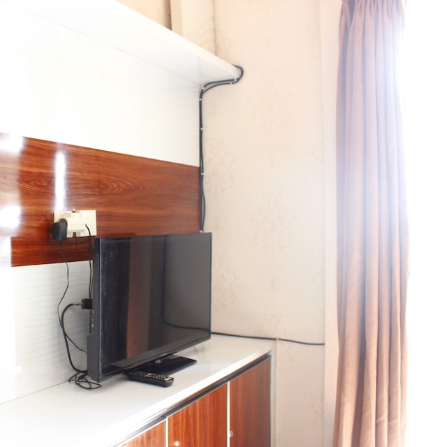 快適なベッドルーム 2 室、タマンサリ パノラミック アパートメント