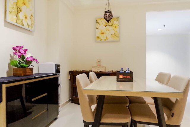 タマン ベバリー アパートメントにある広々とした高層階のベッドルーム 2 室