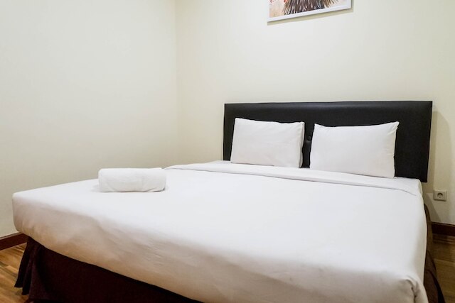 タマン ベバリー アパートメントにある広々とした高層階のベッドルーム 2 室