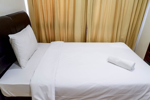 タマン ベバリー アパートメントにある広々とした高層階のベッドルーム 2 室