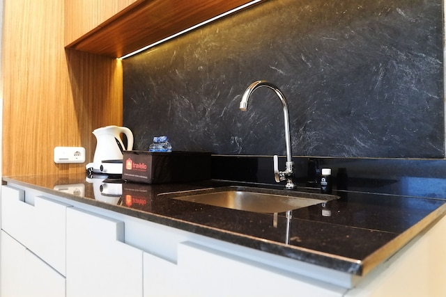 アンダーソン スーパーモール マンションにあるモールに隣接しているスタジオ アパートメント