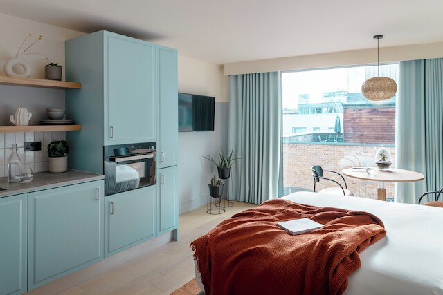 バーモンズ ロック、タワー ブリッジ