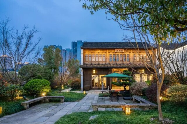 フローラル ホテル シェン ポマン コートヤード (花筑晟泊曼庭院酒店)