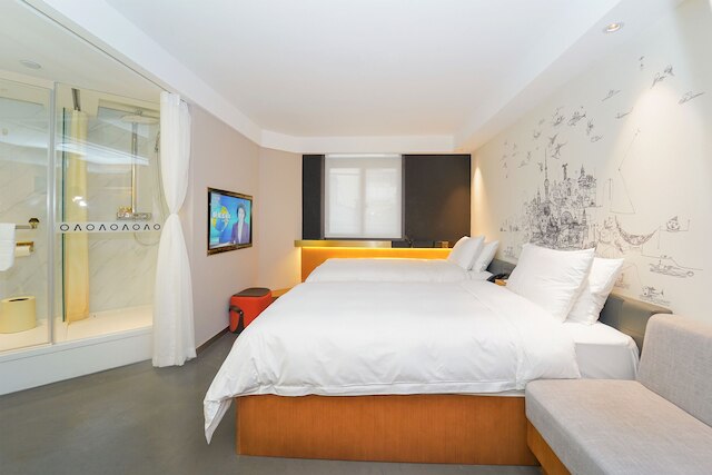 ナンバー 8 アート ホテル