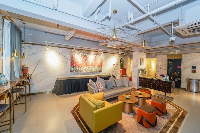 ナンバー 8 アート ホテル