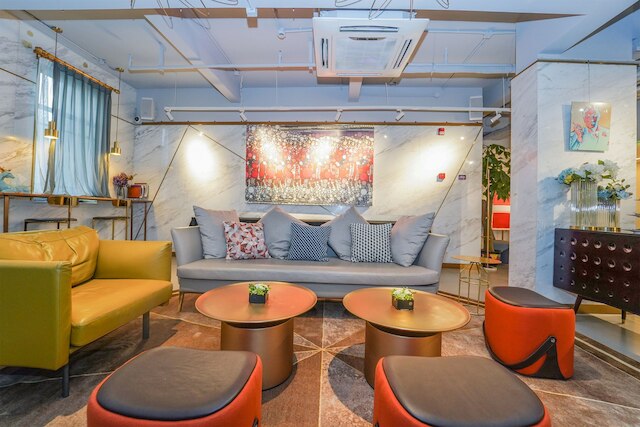 ナンバー 8 アート ホテル