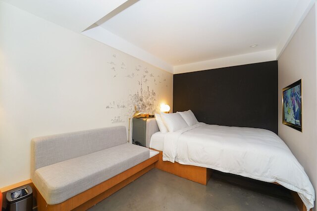 ナンバー 8 アート ホテル