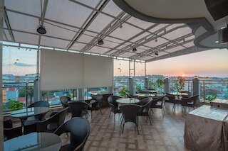 レッドドアーズ プレミアム ニア グランド バタム モール