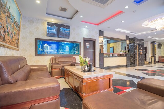 レッドドアーズ プレミアム ニア グランド バタム モール