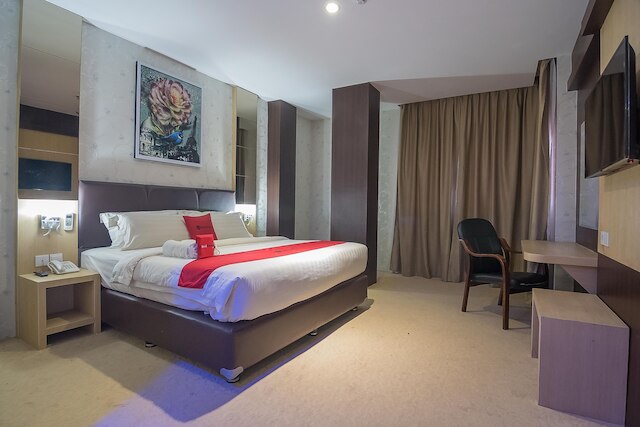 レッドドアーズ プレミアム ニア グランド バタム モール