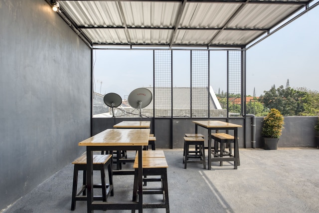 レッドドアーズ シャリアー @ Jlチェンガー アヤム ダラム