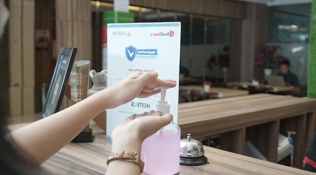 レッドドアーズ ニア ウニベルシタス ウィッドヤガマ マラン