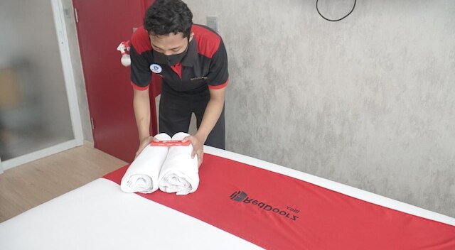 レッドドアーズ ニア ウニベルシタス ウィッドヤガマ マラン