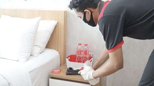 レッドドアーズ ニア ウニベルシタス ウィッドヤガマ マラン