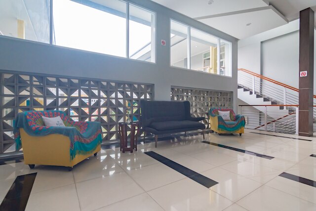 レッドドアーズ プラス @ ポイント フィラ チハンペラス