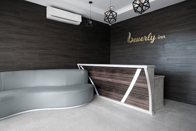 レッドドアーズ プラス ニア フェリー ターミナル バタム センター