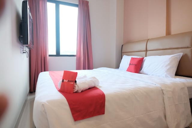 レッドドアーズ プラス ニア フェリー ターミナル バタム センター