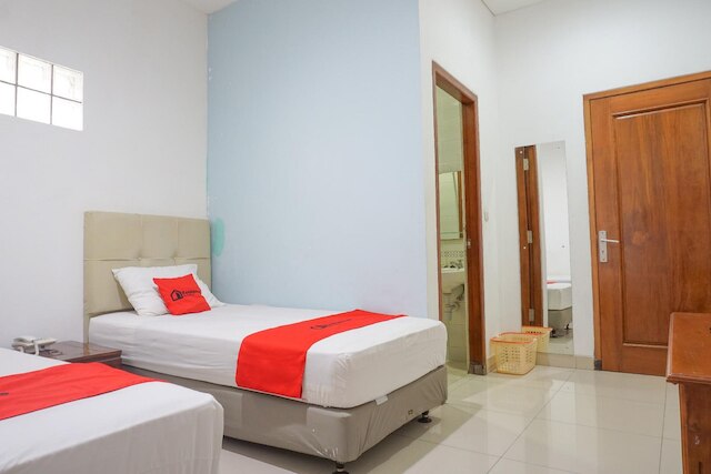 レジデンシズ バイ レッドドアーズ シャリア @ ブア バトゥ