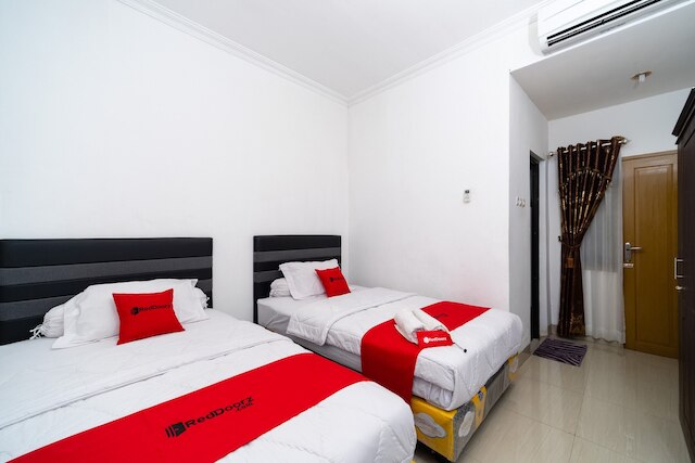 レッドドアーズ、マカッサル タウン スクエア近く 2