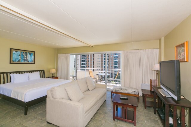 イリカイ タワー ワン ベッドルーム ラグーン ビュー ワイキキ コンドズ ウィズ ラナイ & フリー WIFI