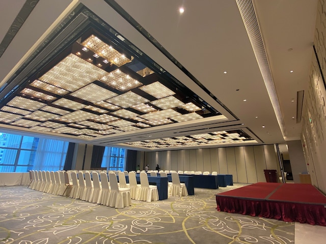 ホリデイ・イン 広州 サウス レイク by IHG (広州南湖假日酒店)