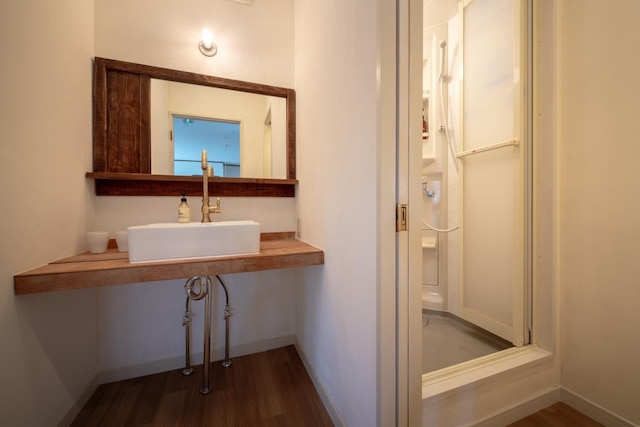 カフェ & ゲストハウス かぢや旅館