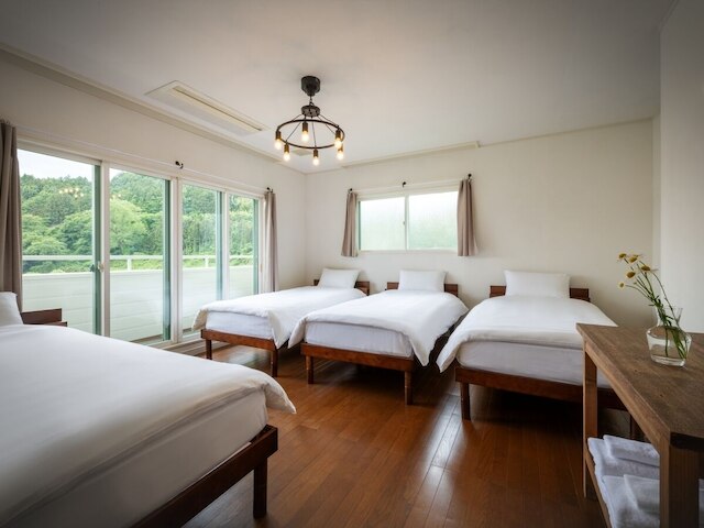 カフェ & ゲストハウス かぢや旅館