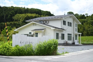 カフェ & ゲストハウス かぢや旅館