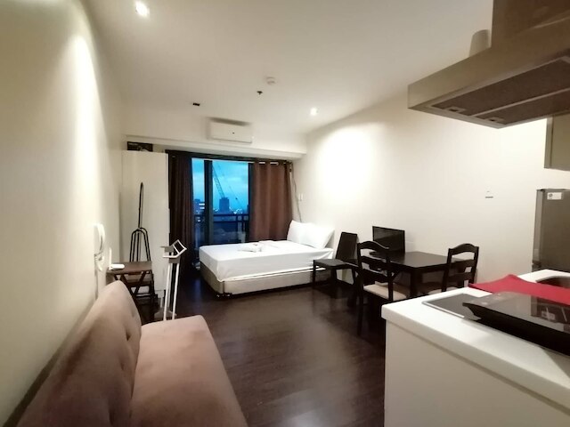 ハッピー スイーツ アット ナイツブリッジ レス マカティ