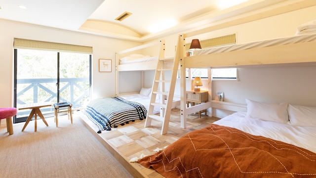 森の国水際のロッジ