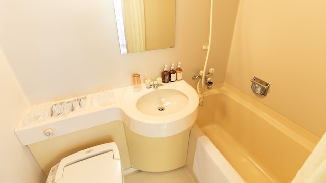 森の国水際のロッジ