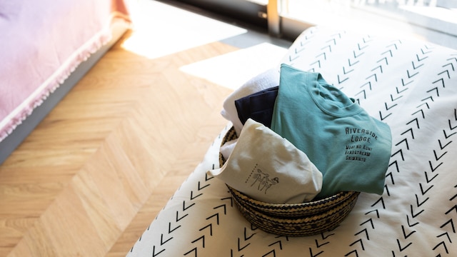 森の国水際のロッジ