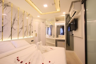 プラトゥーナム アトリウム ホテル