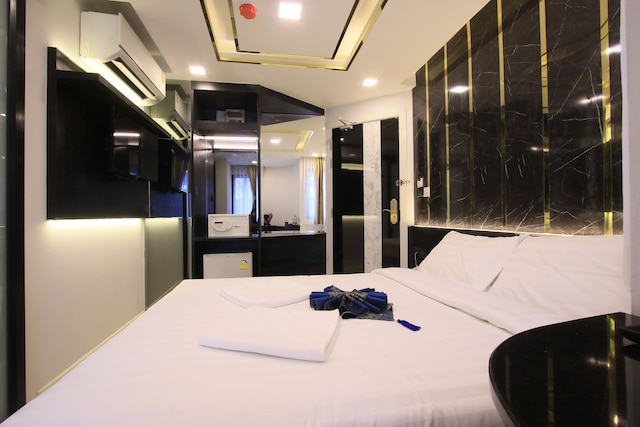 プラトゥーナム アトリウム ホテル