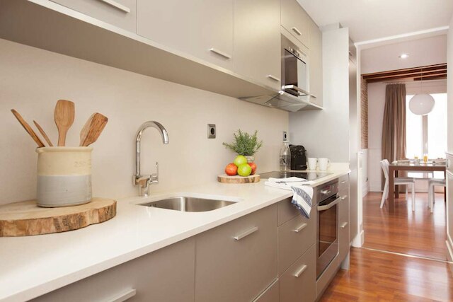 エンジョイ bcn ダリ アパートメンツ