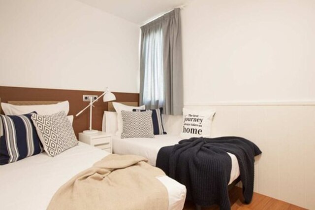 エンジョイ bcn ダリ アパートメンツ