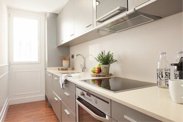 エンジョイ bcn ダリ アパートメンツ