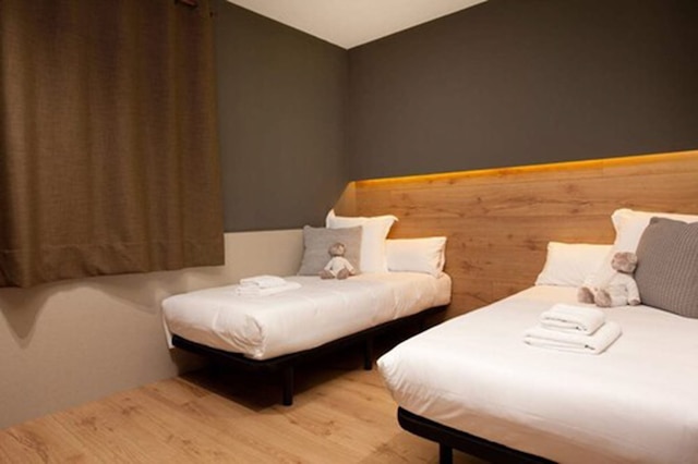 エンジョイ ミロ アパートメンツ