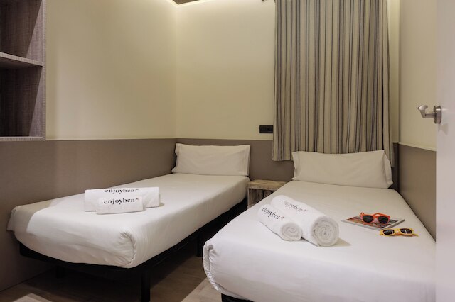 エンジョイ ミロ アパートメンツ